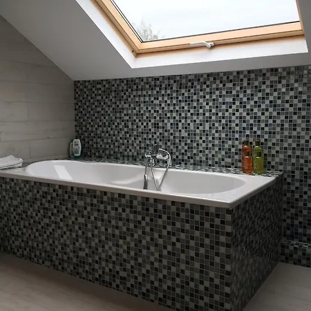 Fenetre Sur Le-haut-clocher * Fexhe-le-Haut-Clocher
