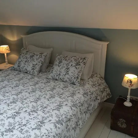 Fenetre Sur Le-haut-clocher Apartment *